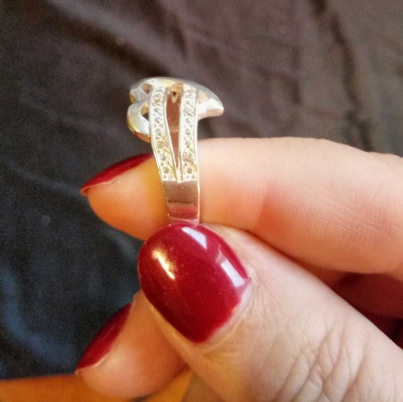 Sterling Silver Ring with Simulated Diamonds Sz 8 - Picture 3 of 4